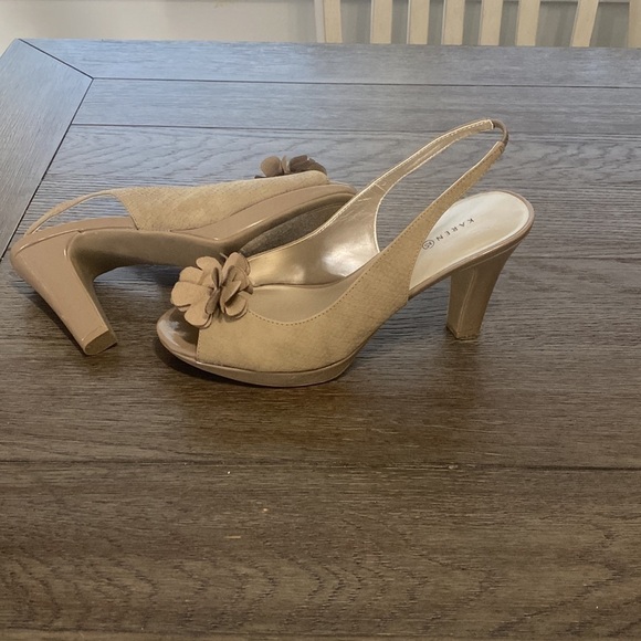 Karen Scott Women’s Bloom Tan Slingback Peep Toe Heel | size 10 - Picture 2 of 13